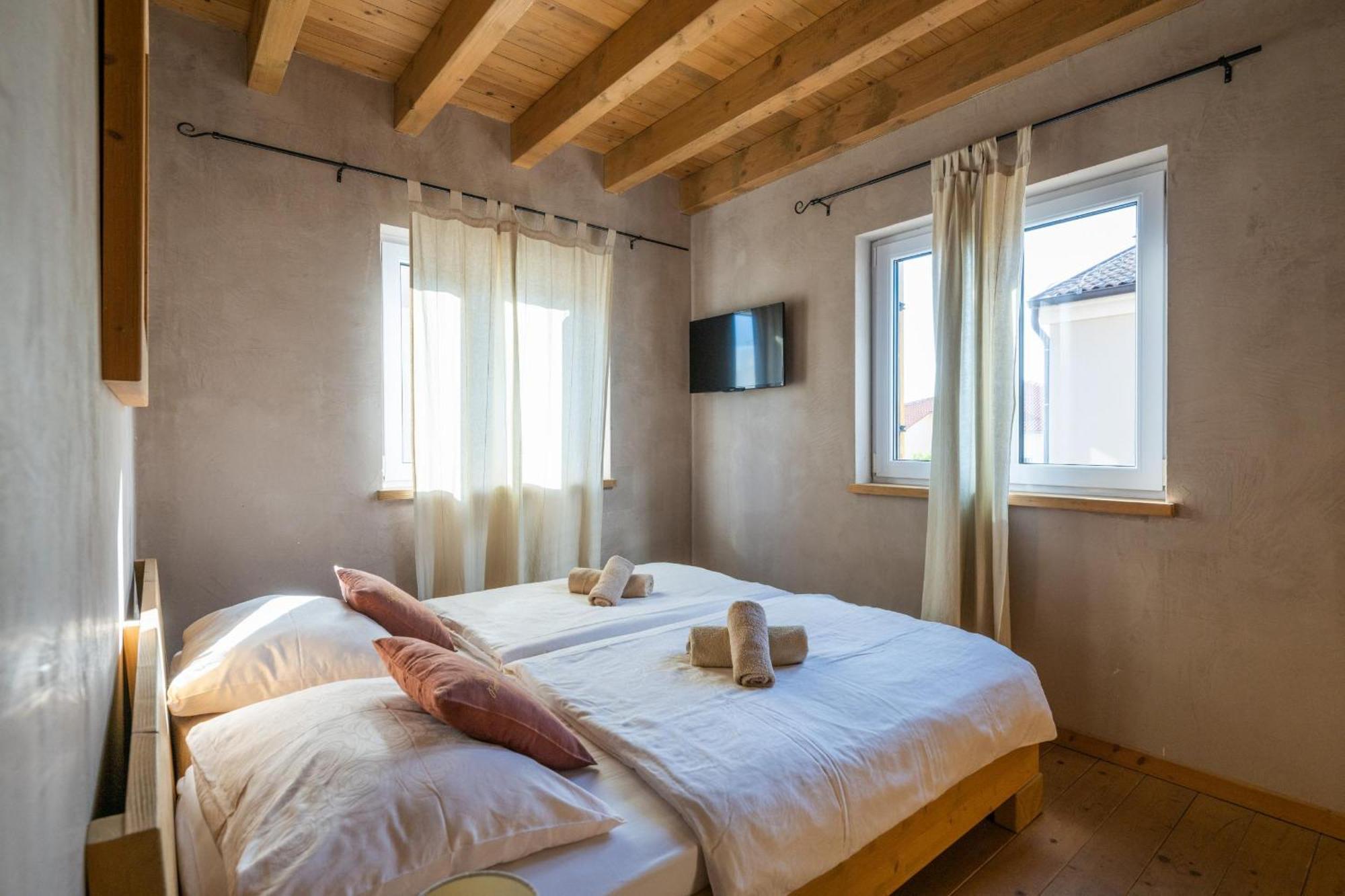 6-Bedroom Villa Chiara With Sea View Premantura Exterior photo