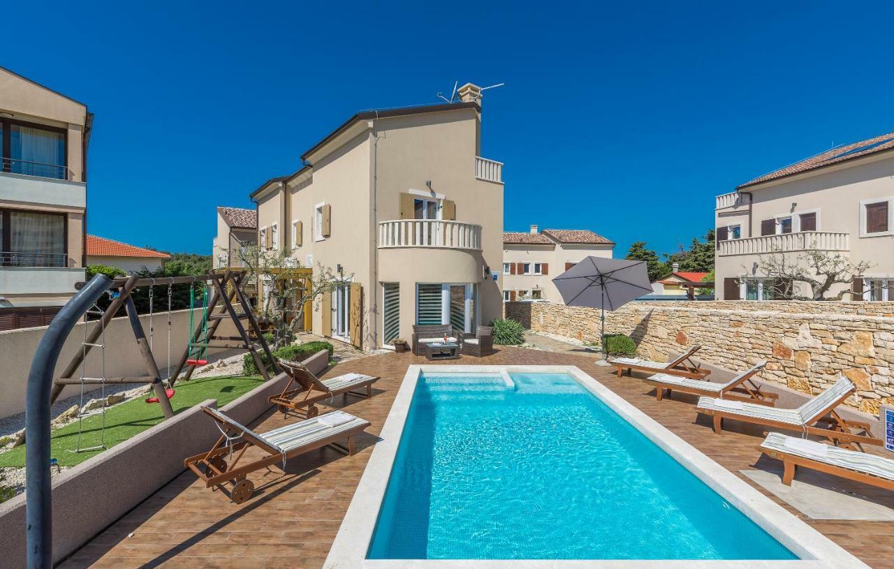 6-Bedroom Villa Chiara With Sea View Premantura Exterior photo